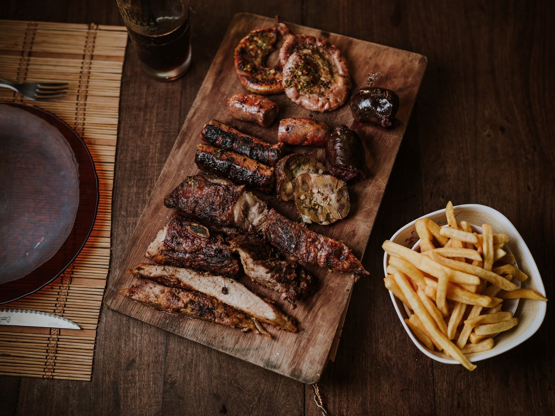 Asado sin desperdicio: cómo calcular la cantidad exacta de carne según los comensales y los cortes
