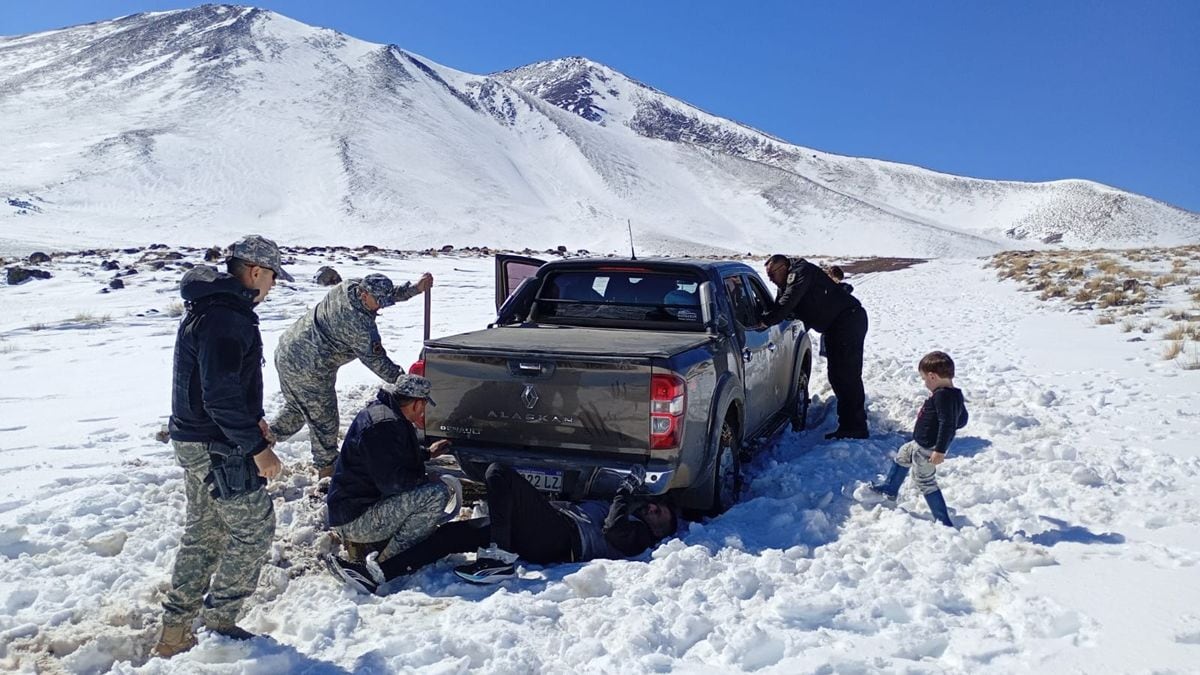 La caminata que sacó a una familia del blanco: 15 kilómetros en la nieve para pedir ayuda