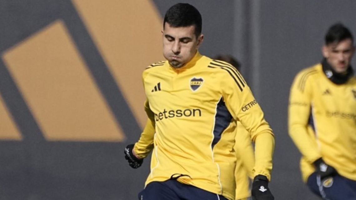 Battaglia volvió a pisar el verde con el plantel de Boca después de nueve meses y ya genera ilusión