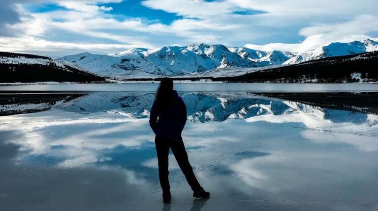Llega el primer zarpazo del invierno al norte neuquino: nevadas, viento y un termómetro que se va a fondo