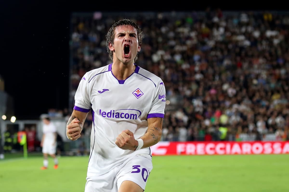 Mastantuono se sacó la mufa a domicilio y Fiorentina respiró con un hat-trick ante Venezia
