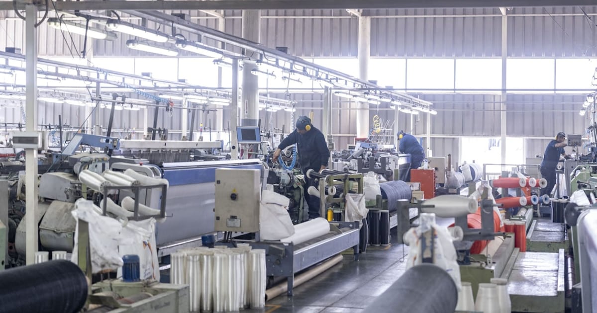 La industria pyme acumula dos años de caída y opta por recortar turnos antes que despidos