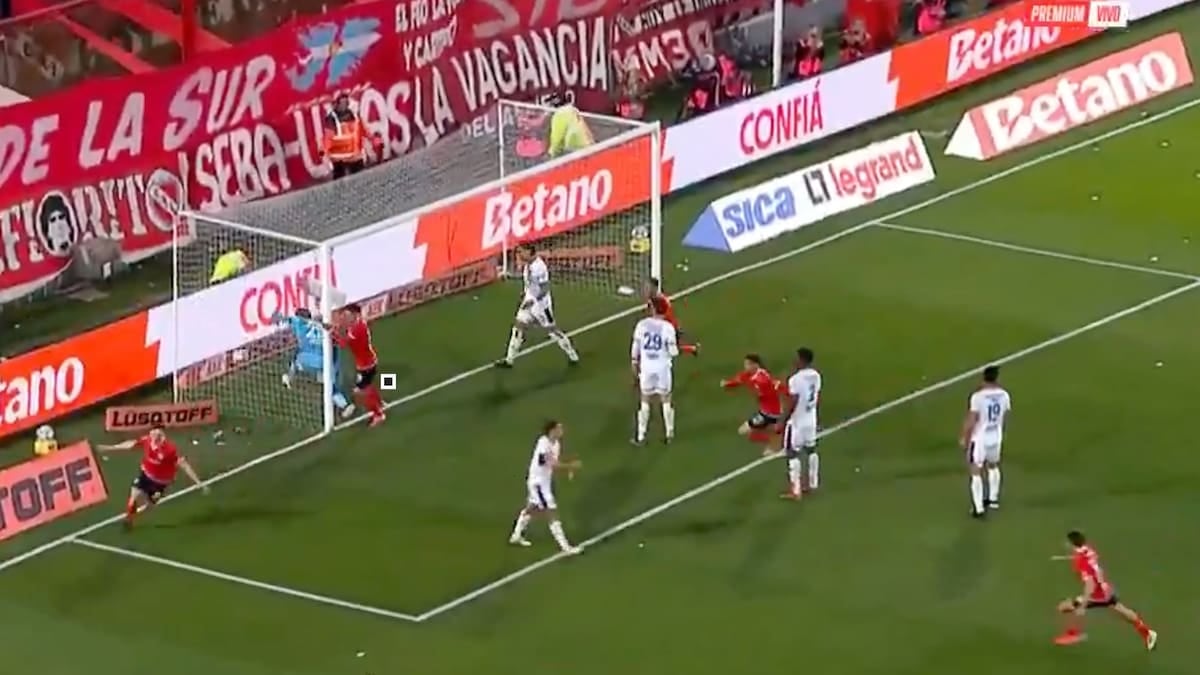 A los seis minutos, Arrayago le dio la victoria al Rojo en el clásico del barrio