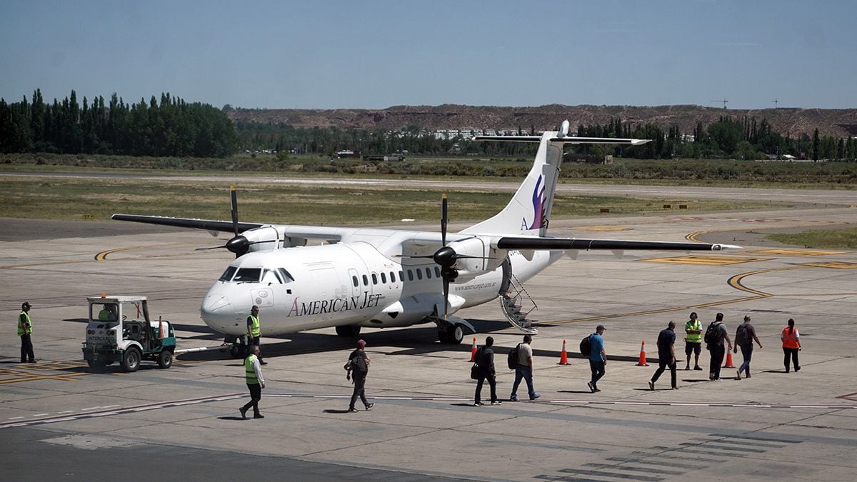 Dos nuevas rutas aéreas unen la capital neuquina con el norte y el sur de la provincia en apenas 50 minutos