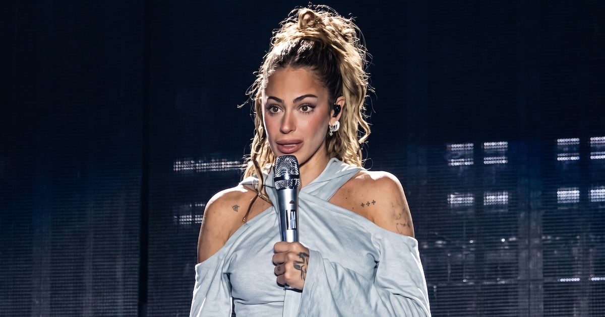 Tini se abrió en El Salvador y le habló al público como si fuera una amiga en el camarín