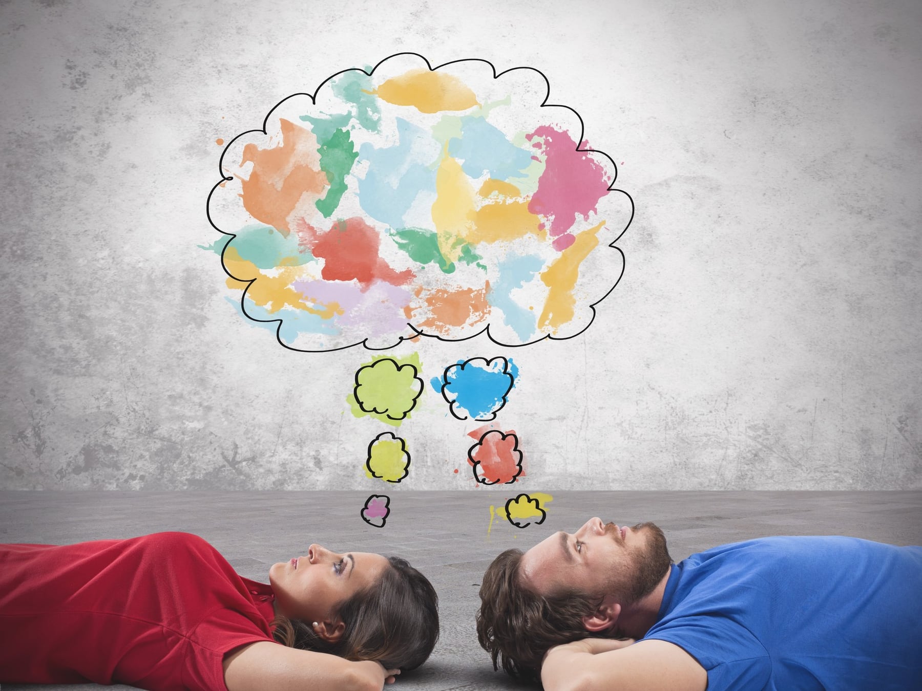 Cuando una respuesta corta se vuelve una novela: lo que la sobreinterpretación le hace a la pareja