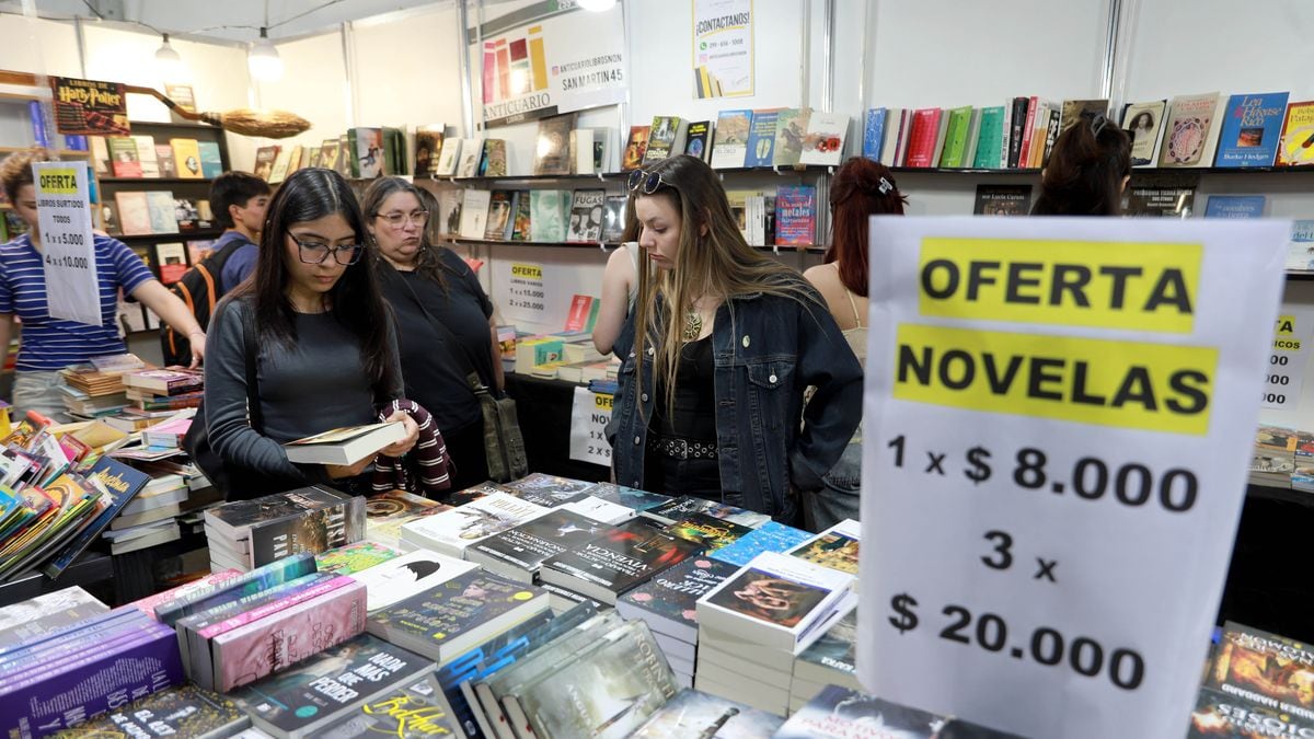 La Feria del Libro de Neuquén abre otra jornada con entrada libre y opciones para todos los bolsillos