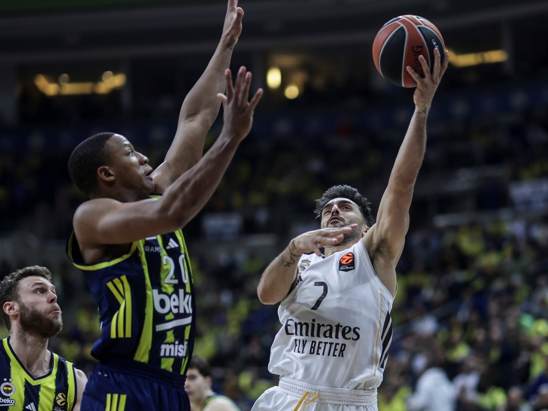 Corbalán se calza la camiseta del Valencia y se suma a la legión argentina en la Euroliga