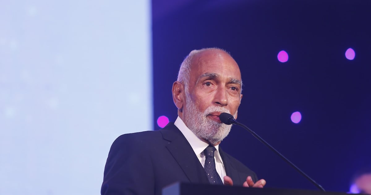Se fue El Negro de la radio: el adiós a Oscar González Oro y el Martín Fierro que llegó sin llegar