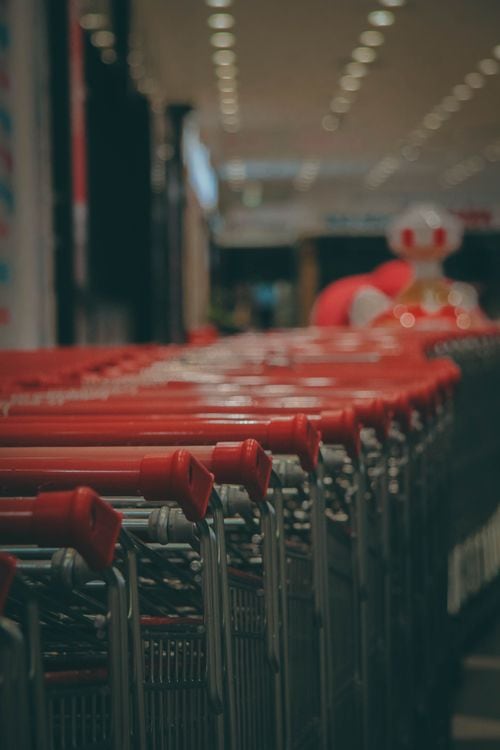 El lunes 28 de septiembre asoma como jornada de puertas cerradas en el comercio minorista