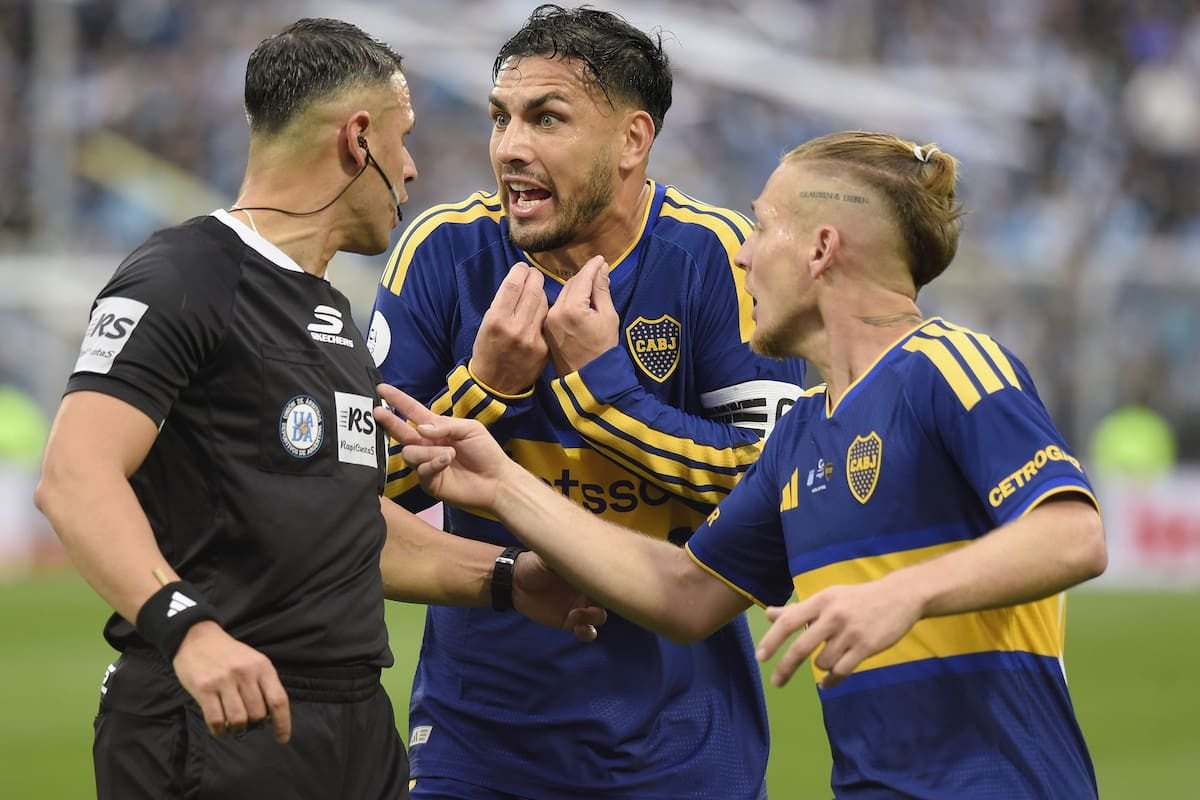 Boca lo dio vuelta con un Valencia desatado y se metió entre los cuatro