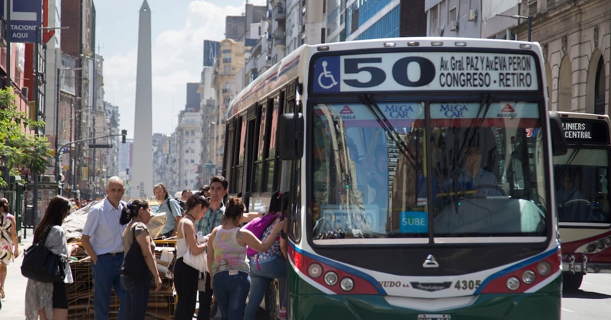 Desde el 1° de octubre, el boleto mínimo de colectivo en la Ciudad costará $920,48 y el subte pasará a $1.817