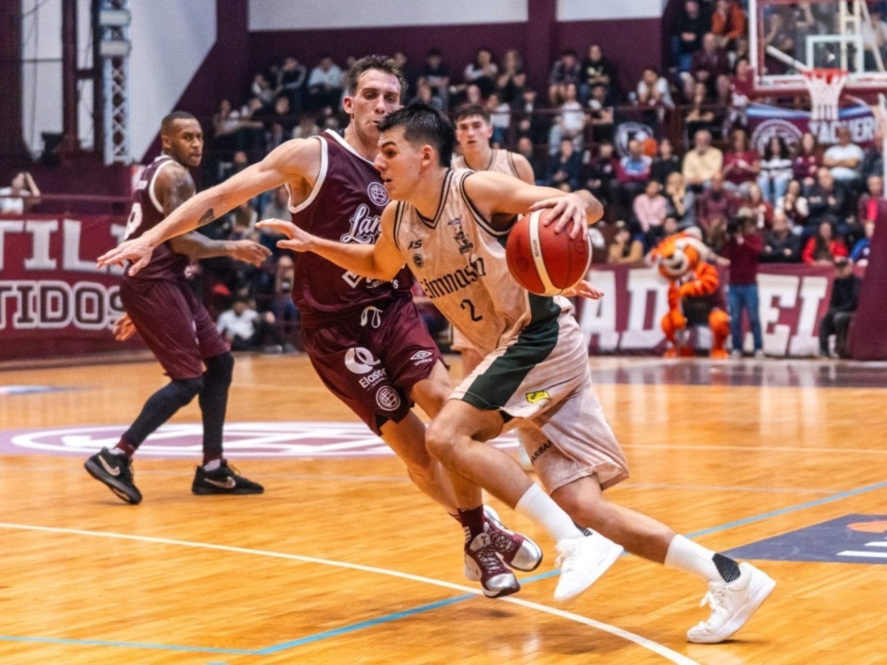 El campeón arrancó con todo: Gimnasia bajó a Lanús 92-74 en el Rotili