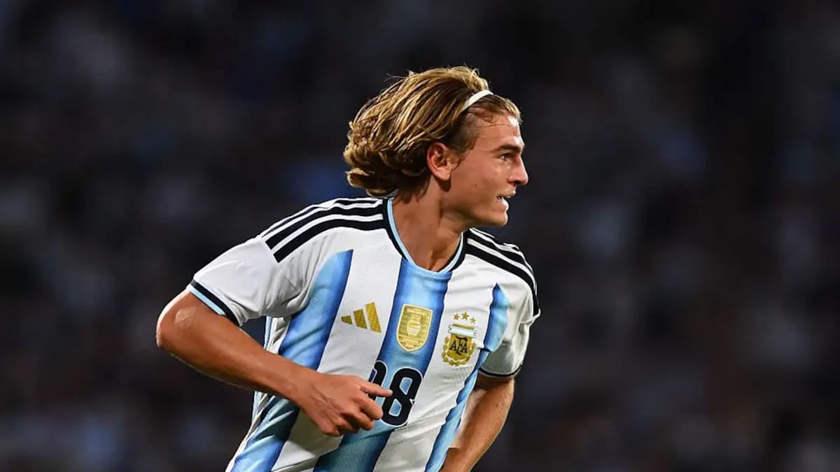 La Scaloni ya gana en Córdoba: dos goles, un debut y la cinta en el Cuti