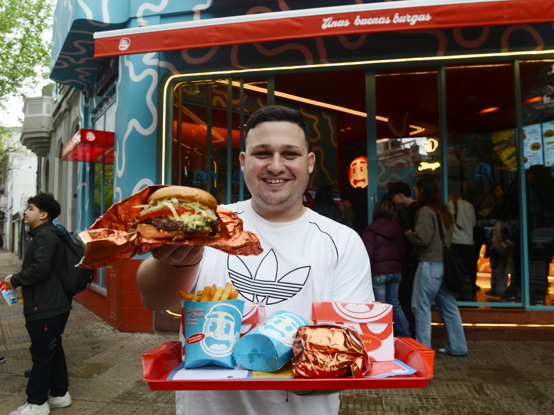 Gordis Burger aterriza en Palermo con una carta de cinco pasos y un método de pedido que prescinde del delivery tradicional