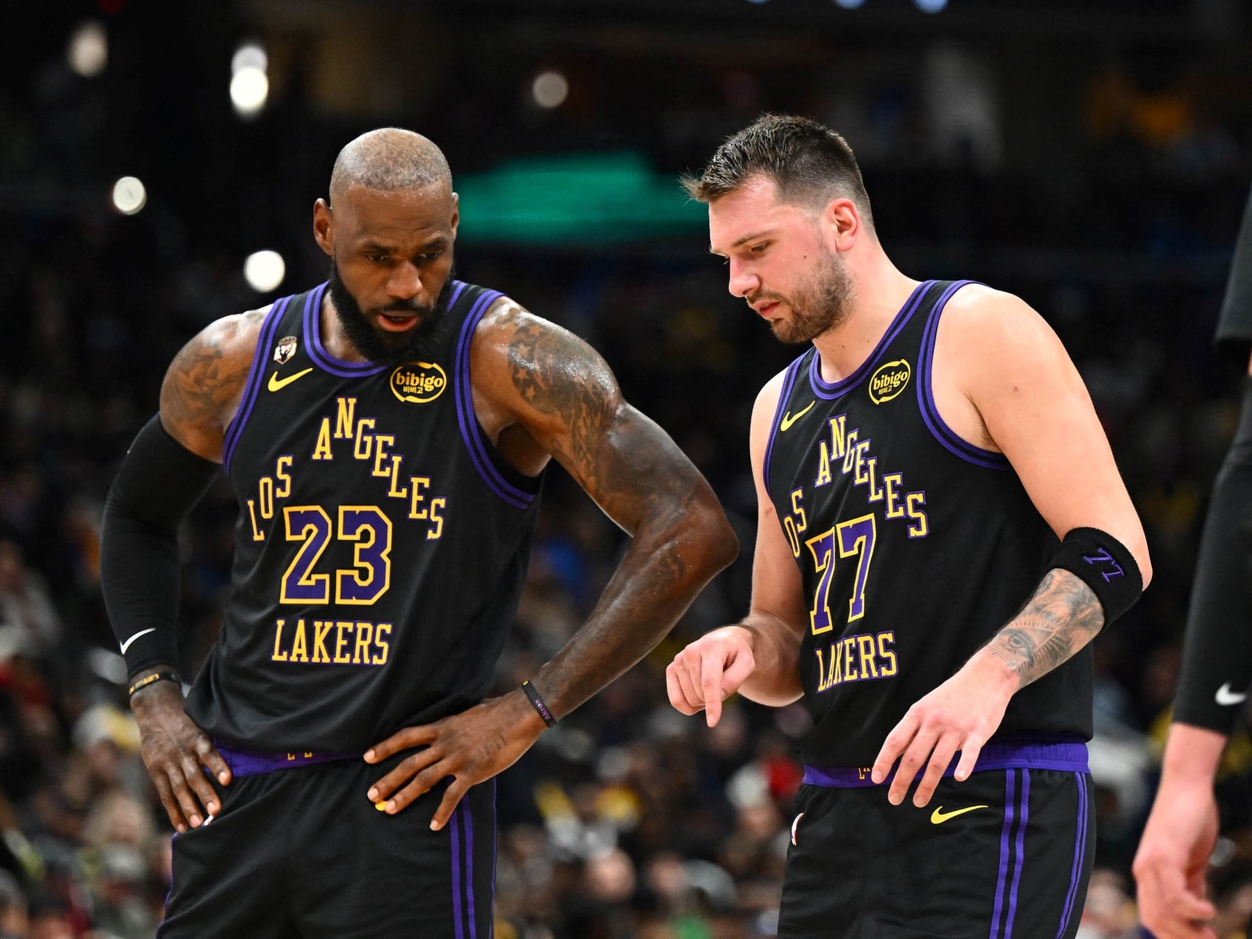 Luka manejó la orquesta y los Lakers golearon a Utah en el arranque de la pretemporada