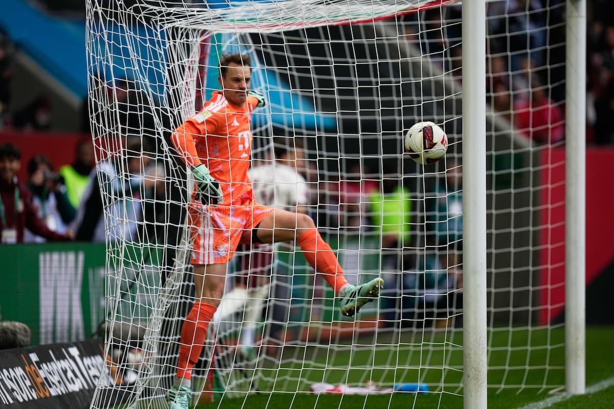 Dos regalos de Neuer y el Bayern se volvió a dejar puntos en Augsburgo