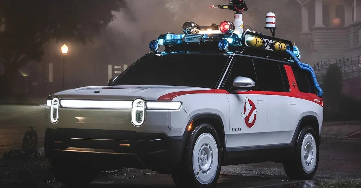 Bill Murray se subió a una camioneta eléctrica disfrazada de Ecto-1 y la pantalla se llenó de fantasmas
