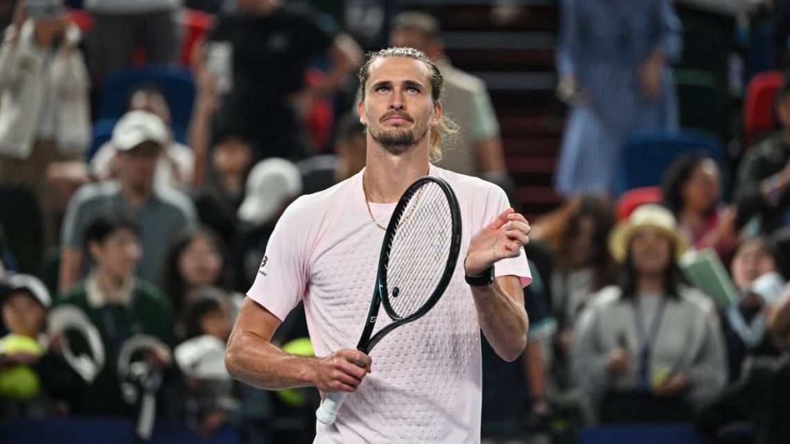 Sasha Zverev sacó a Bublik en un partidazo y va por De Miñaur en cuartos de Shanghái