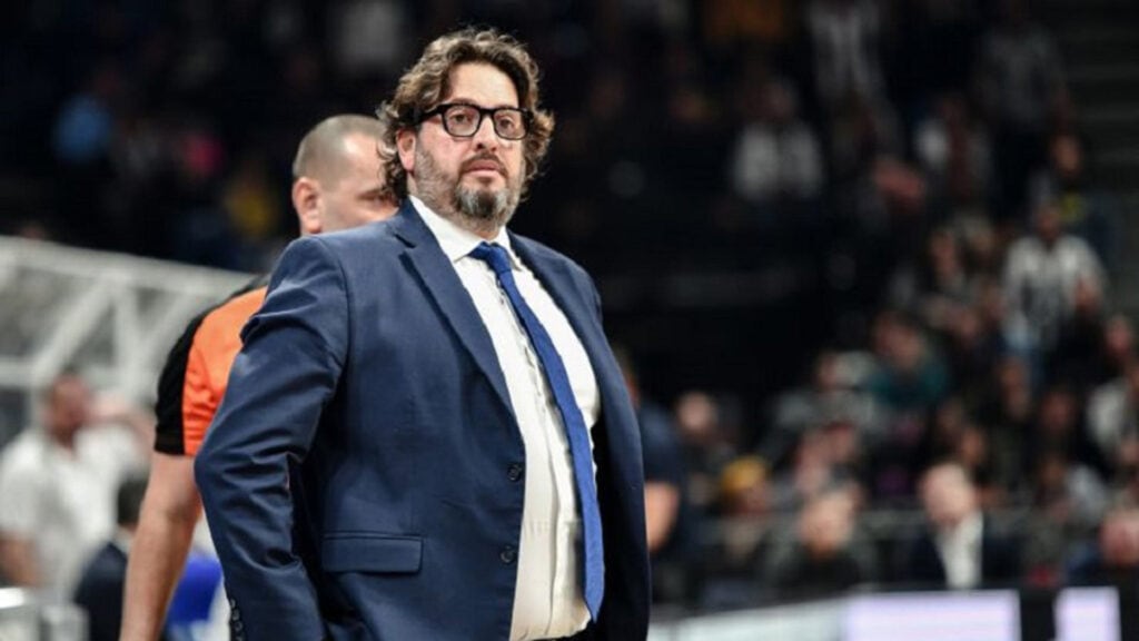 Baskonia cortó a Galbiati y va por Perasovic: el viento europeo sopla en contra