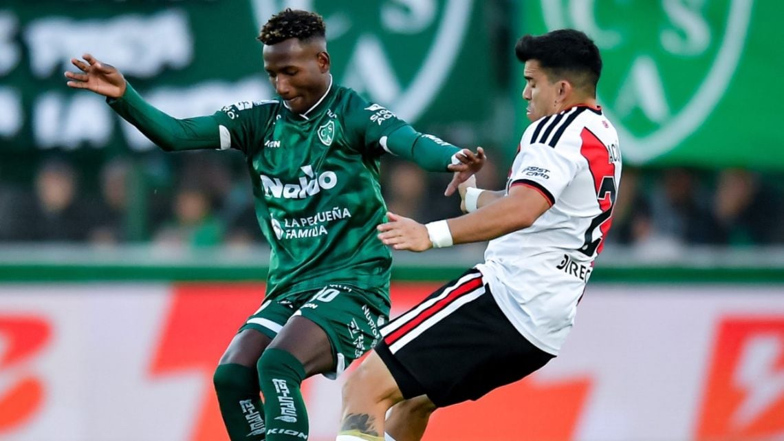 Sarmiento le pintó la cara a River en Junín y se prendió arriba