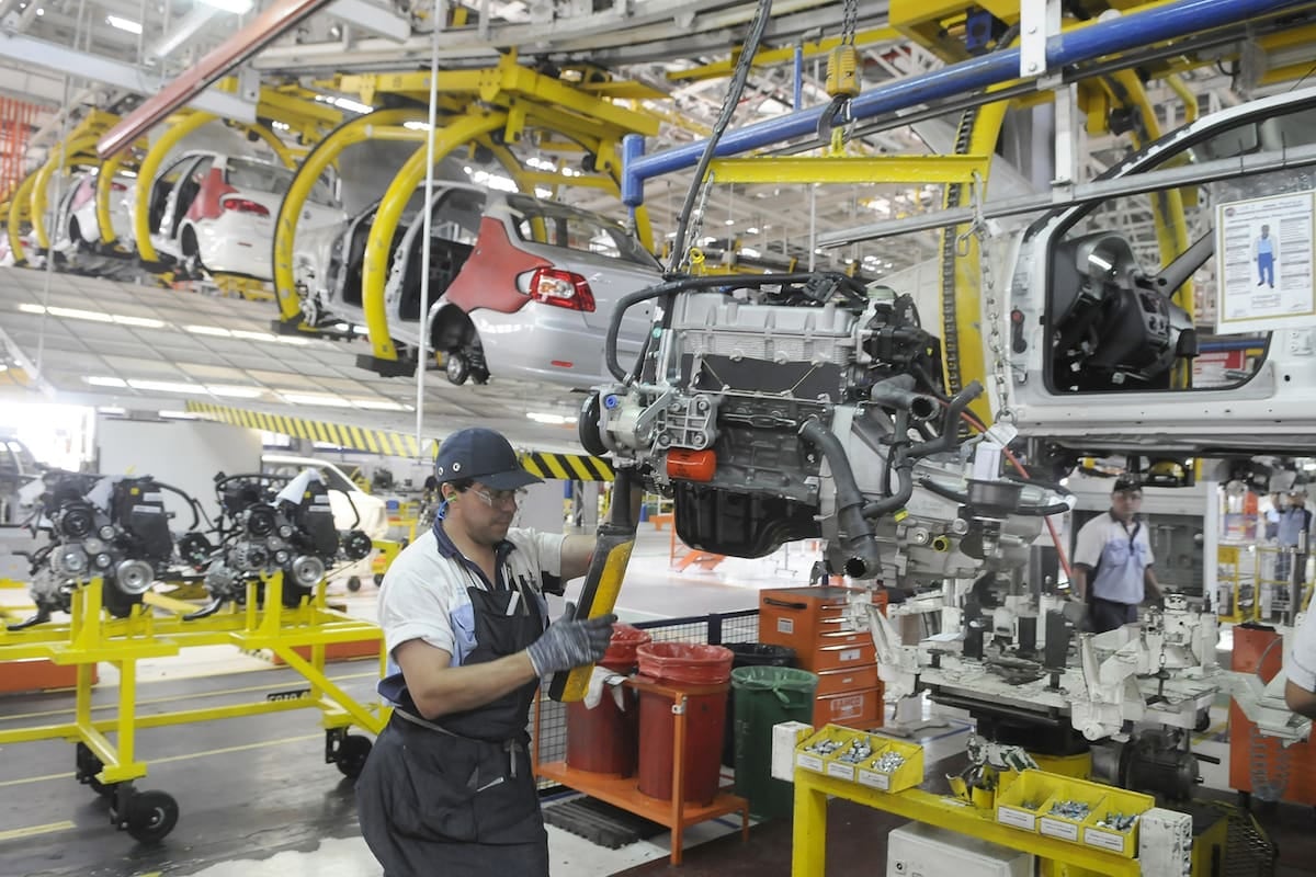 La industria opera con cuatro de cada diez plantas paradas: el uso de capacidad cayó al 58,5% en agosto