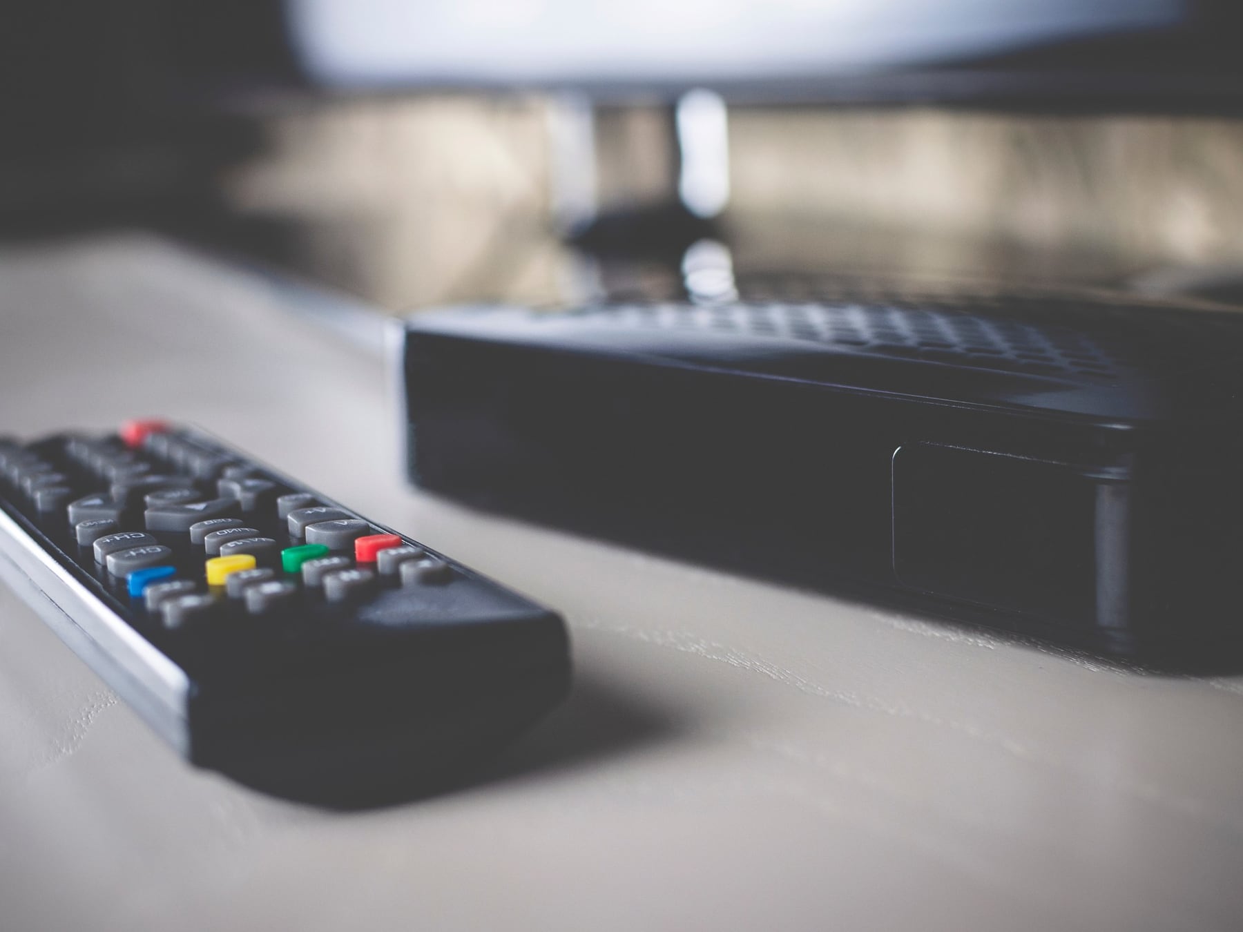 Comprar una TV box barata puede salirte más caro que el cable que querés dejar