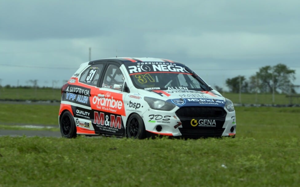Eidelstein le ganó la pulseada a la lluvia y manda en la Clase 2 del Turismo Pista