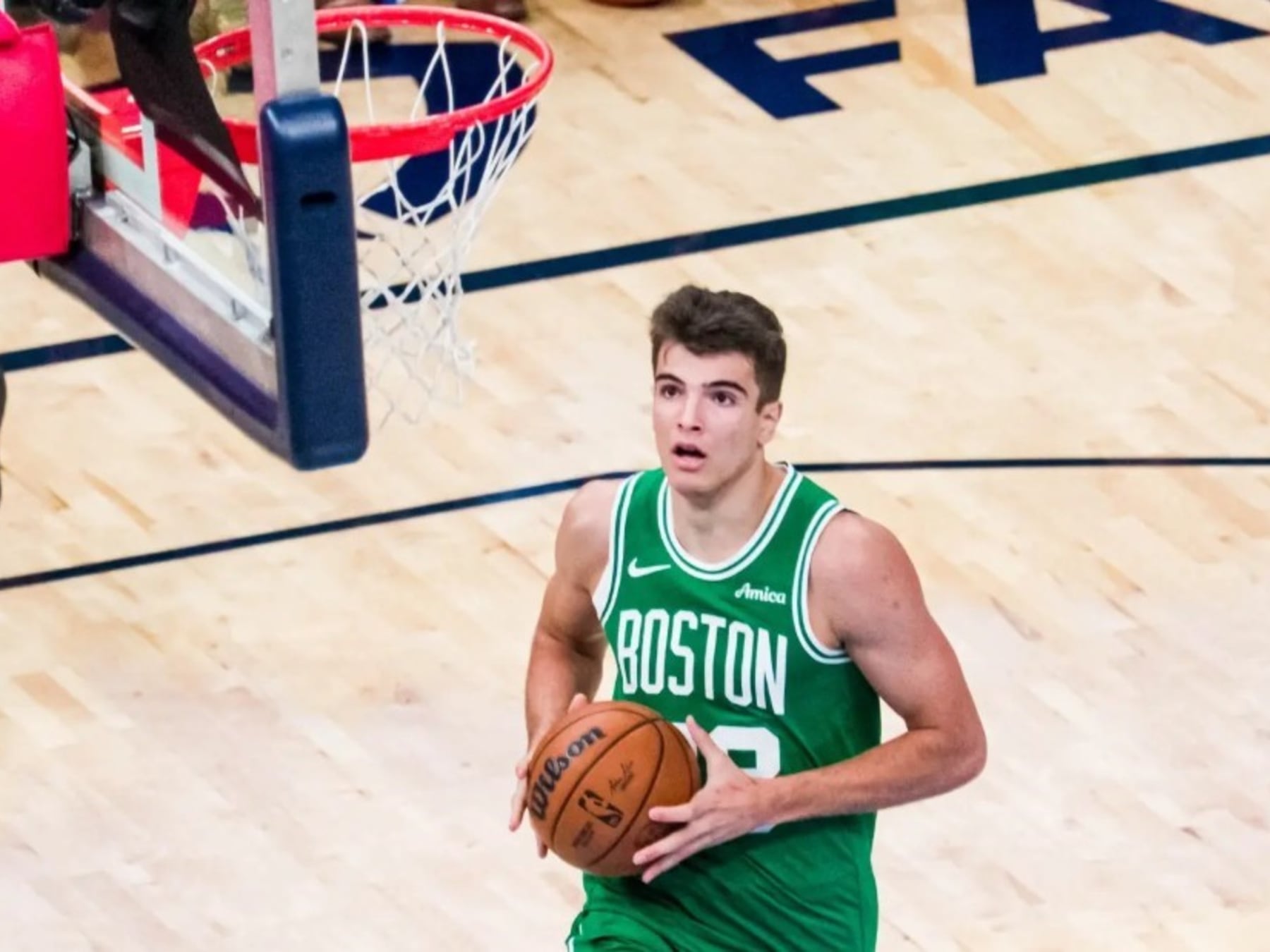 El paso extra que González se regaló y que los árbitros de la NBA se comieron