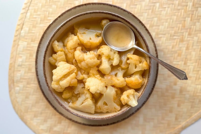 Sopa de coliflor en trozos: una variante con cuerpo, sin cremas ni procesados