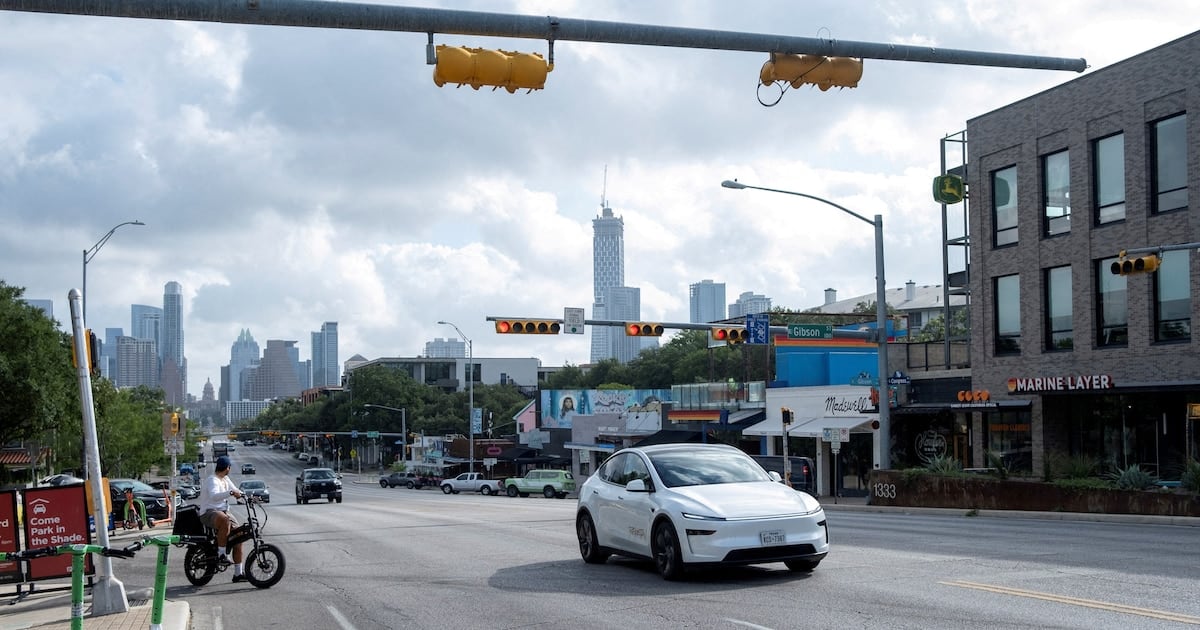Robotaxis a la deriva: cómo cuatro ciudades de EE.UU. le ponen freno a los autos sin conductor