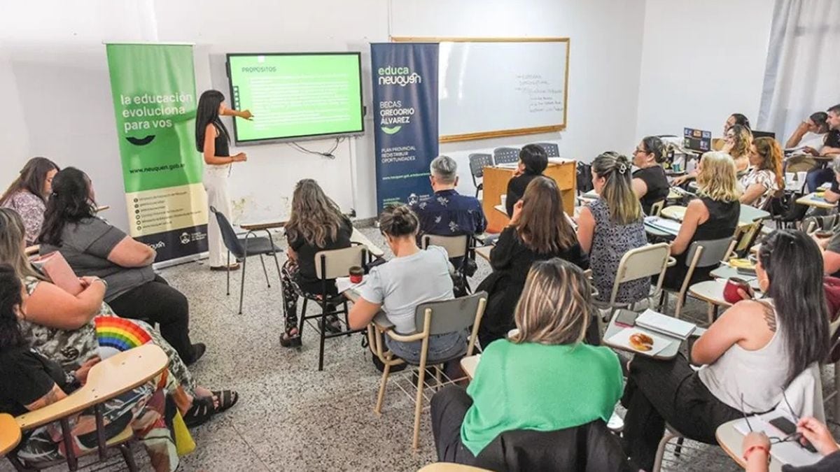 Apuran los tiempos para cobrar la Beca Gregorio Álvarez en Neuquén y ya hay 438 estudiantes en la lista de aprobados