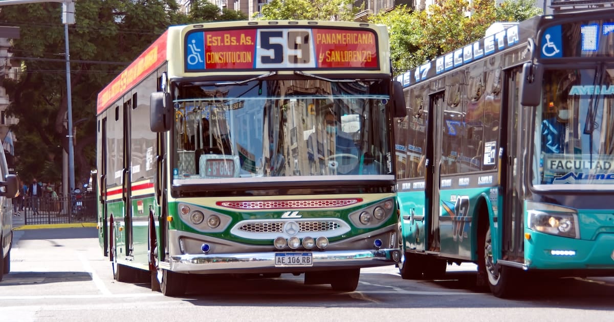 Colectivos del AMBA: 104 líneas reducen servicios nocturnos por una deuda estimada en 40.000 millones de pesos