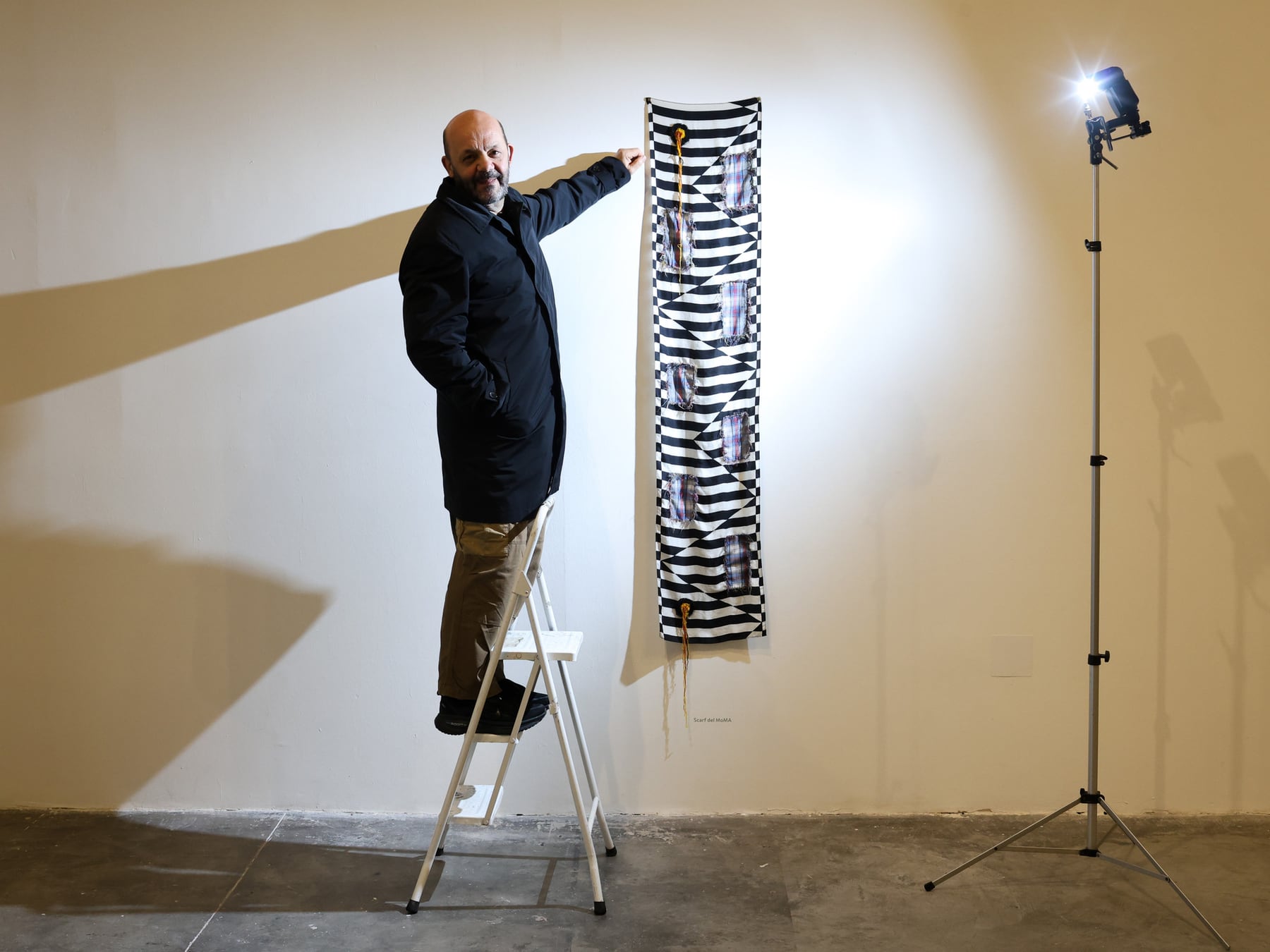 El desecho cotidiano se transforma en arte en una galería de La Boca
